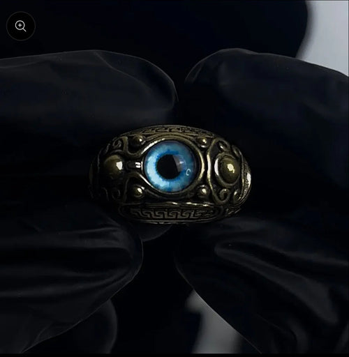 (LIMITED STOCK) Pontiffs Eye Ring