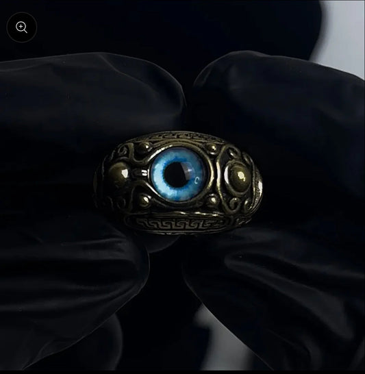 (LIMITED STOCK) Pontiffs Eye Ring
